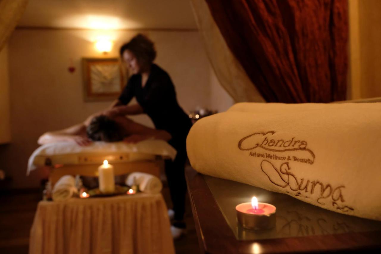 Hotel Shandranj 테세로 외부 사진