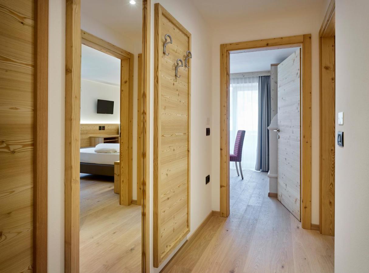 Hotel Shandranj 테세로 외부 사진