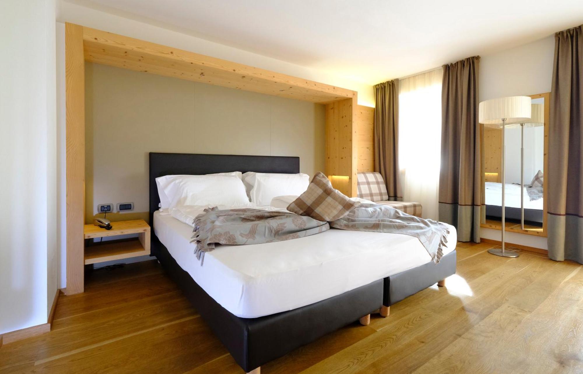 Hotel Shandranj 테세로 외부 사진