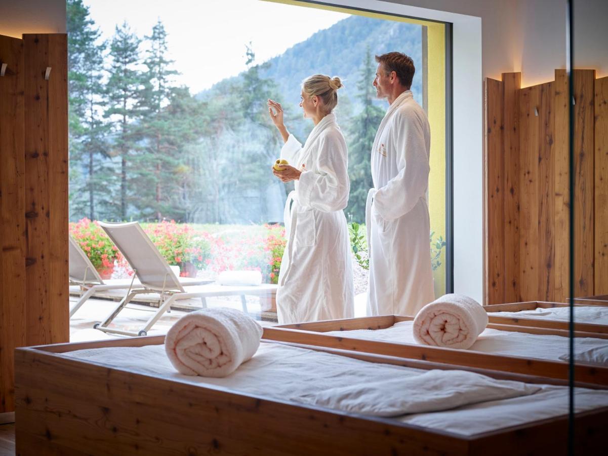 Hotel Shandranj 테세로 외부 사진