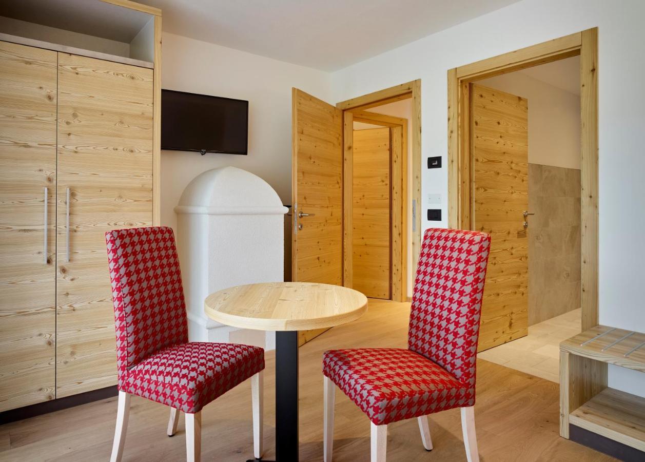 Hotel Shandranj 테세로 외부 사진