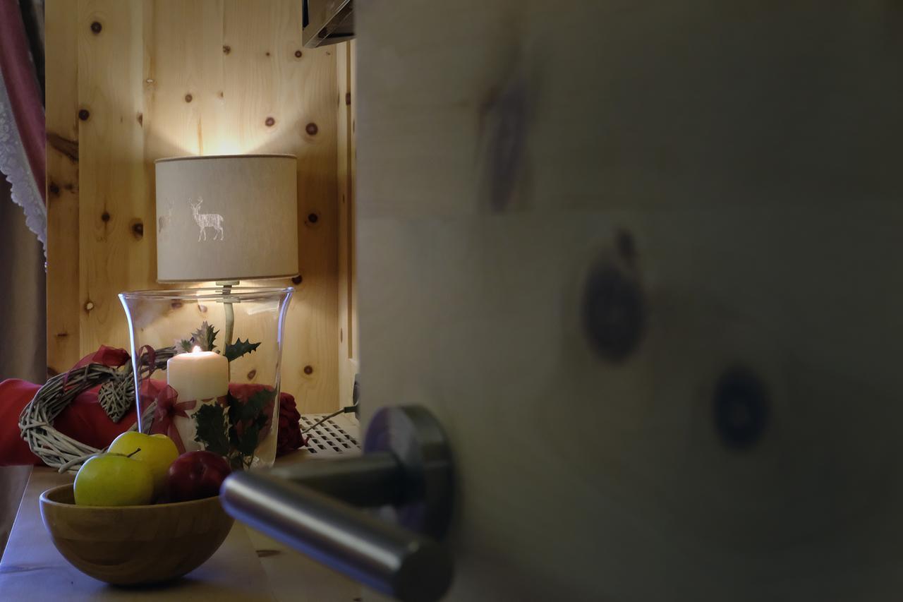 Hotel Shandranj 테세로 외부 사진